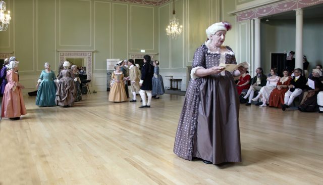 La Duchesse de Liancourt reads her son's letters